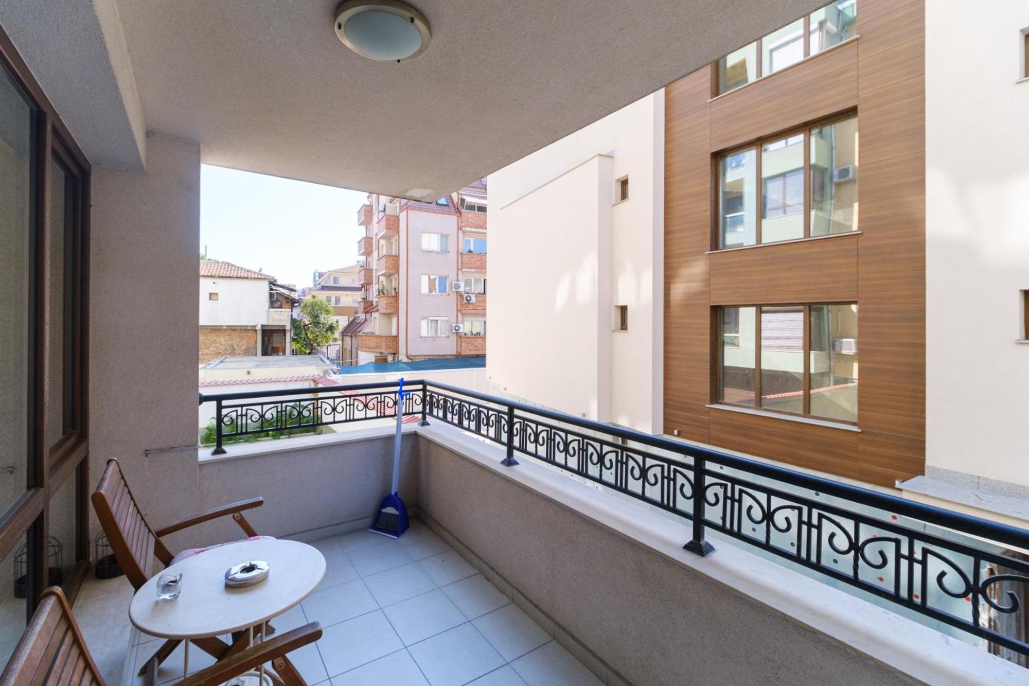 Riverside 2-Bedroom Apartment プロヴディフ エクステリア 写真
